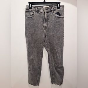 ABERCROMBIE High Rise Mom Jean SIZE 27
